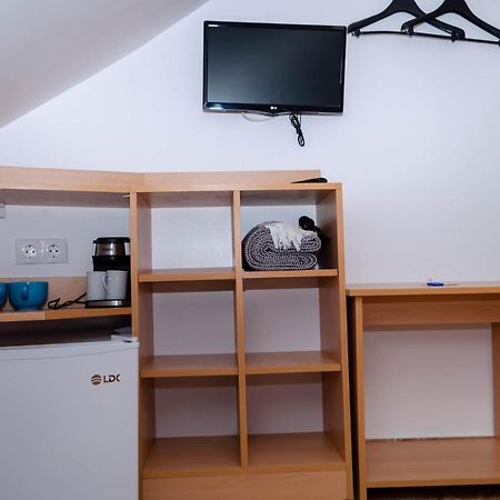 Mansarda Mica Cu Baie Proprie Apartman Kolozsvár Kültér fotó