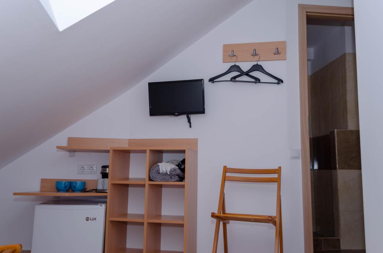 Mansarda Mica Cu Baie Proprie Apartman Kolozsvár Kültér fotó