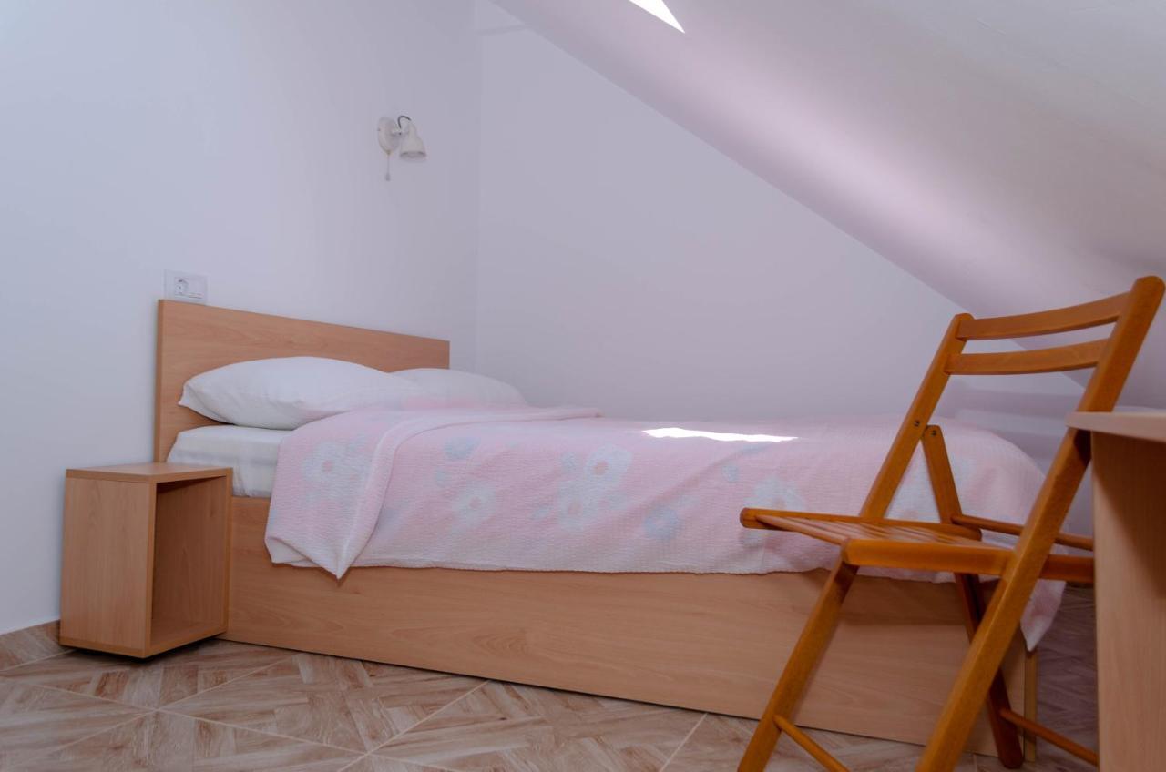 Mansarda Mica Cu Baie Proprie Apartman Kolozsvár Kültér fotó